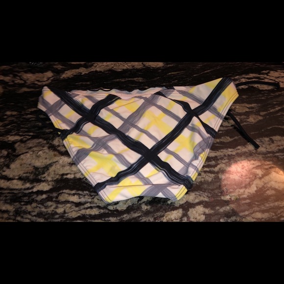 Bikini Bottom - Picture 2 of 2